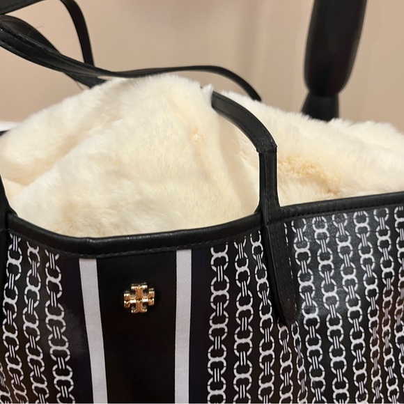 Tory Burch Gemini Link Canvas Tote - Picture 5 of 12